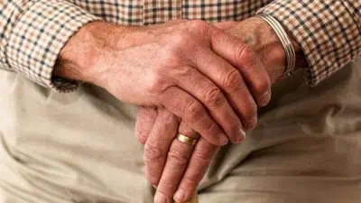 Les avantages de la téléassistance pour les personnes âgées et/handicapées